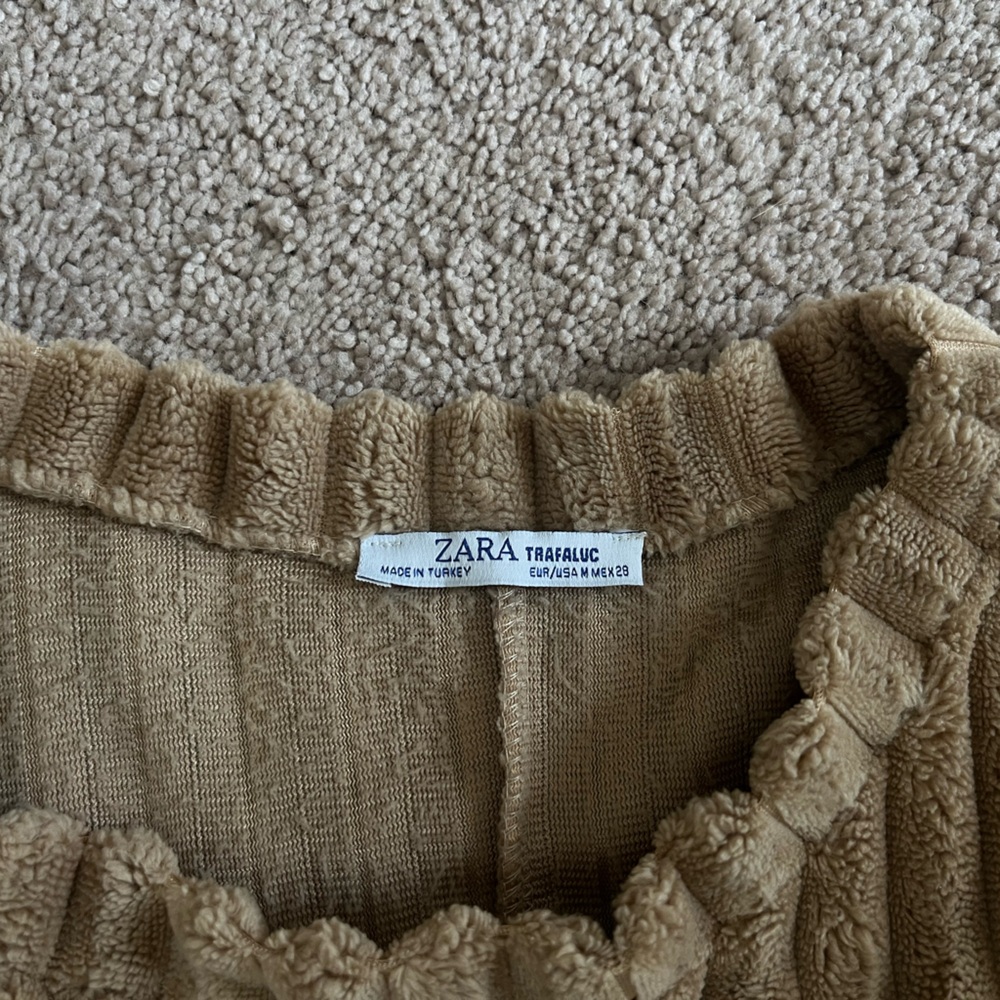 Zara Ribbed Brown Sweater - Picture 2 of 2